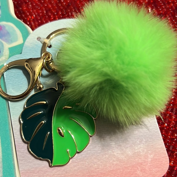 New Cute Cactus Shape Journal with Spiral Binding &  Green Leaf Pom Key Ring - Picture 4 of 12